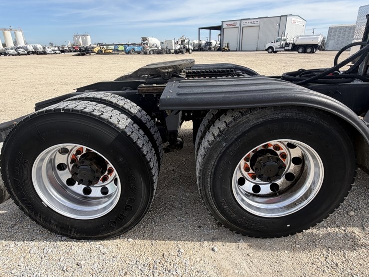 2018-international-lt-image-17