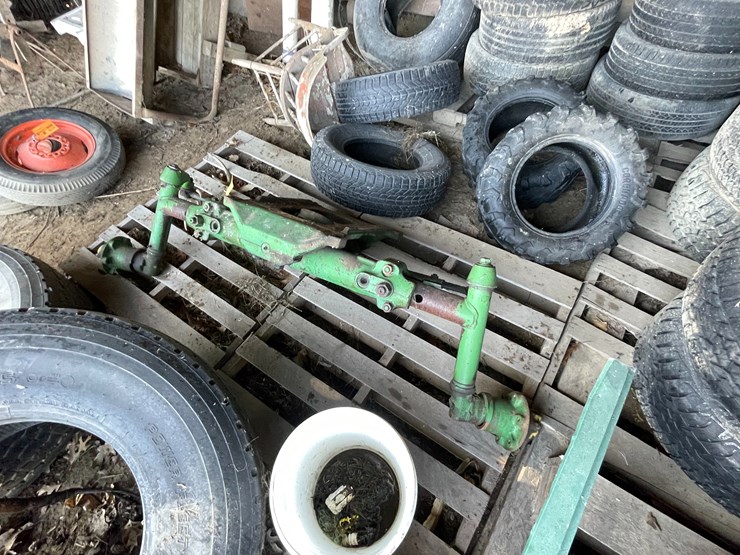 #6082-•-john-deere-front-axle-for-wide-front-image-8