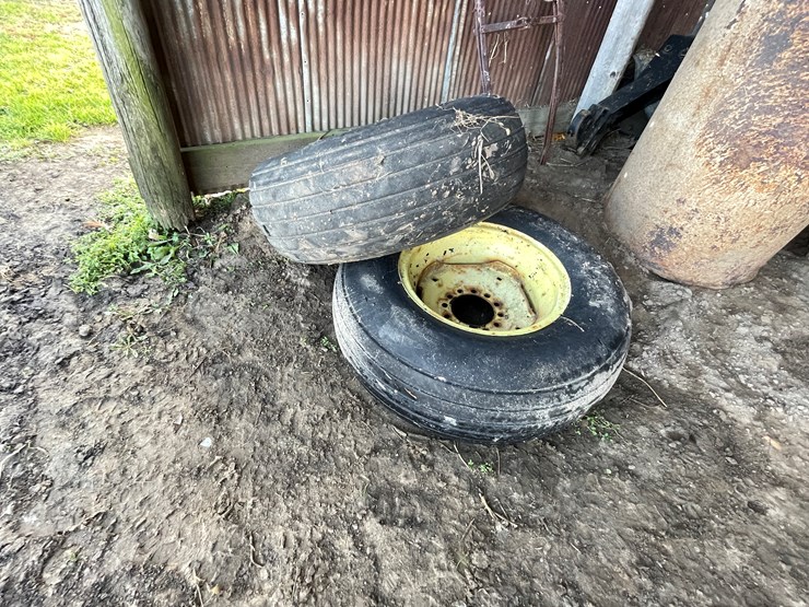 #6077-•-(2)-implement-tires-image-3