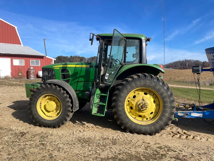john-deere-7330-image-8