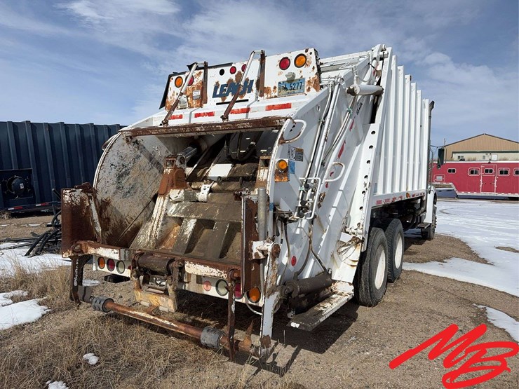 2002-sterling-m8500-image-5