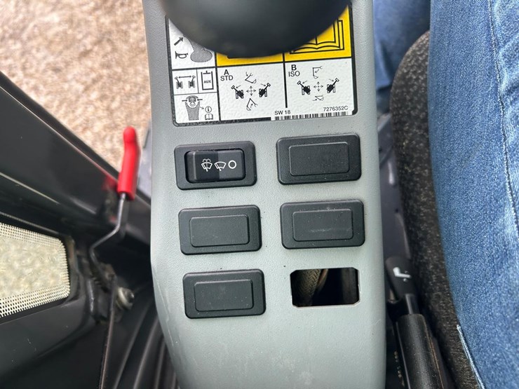 2022-bobcat-e26-image-27