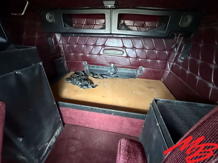 1993-caterpillar-10-image-25