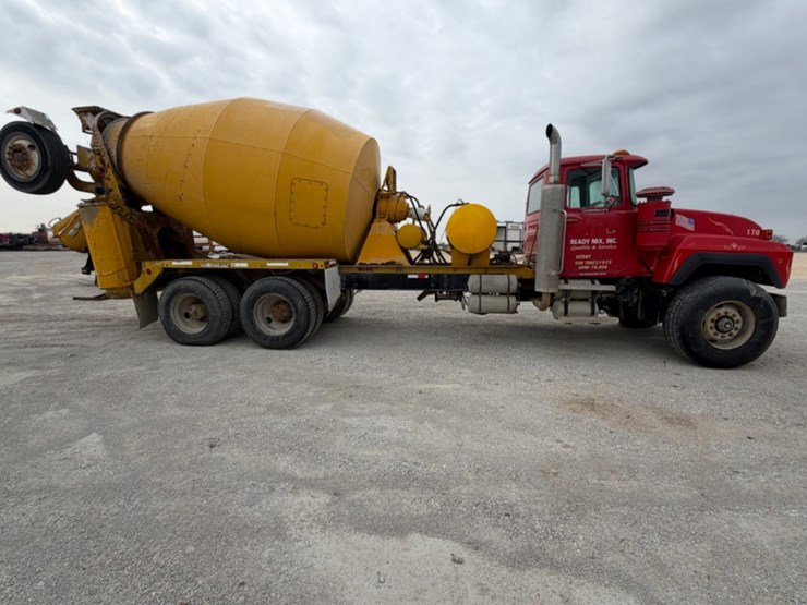 1996-mack-mixer-image-2