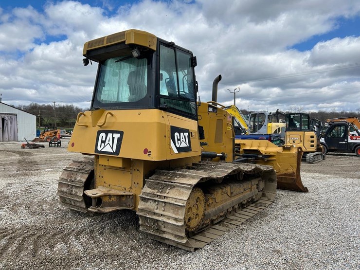 2015-caterpillar-d6k2-lgp-image-4