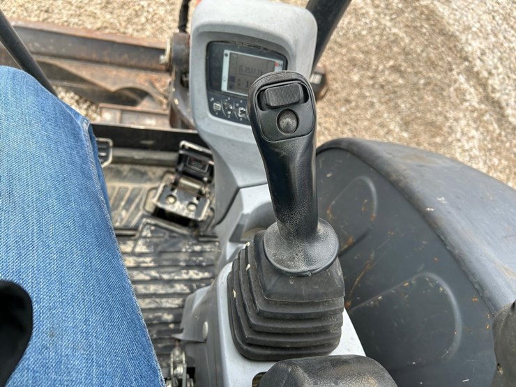 2015-kubota-u35-4-image-22