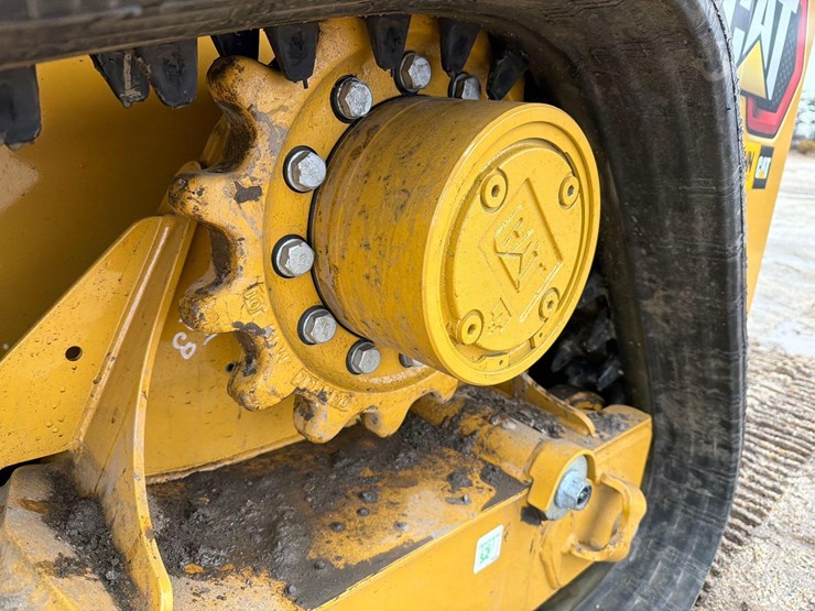 2025-caterpillar-255-image-9