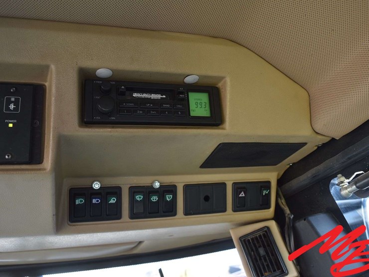 john-deere-6610-image-42