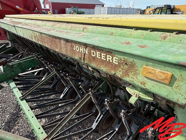john-deere-8300-image-8