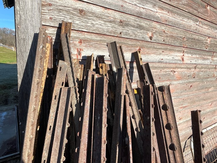 #6056-•-assorted-t-posts-image-6