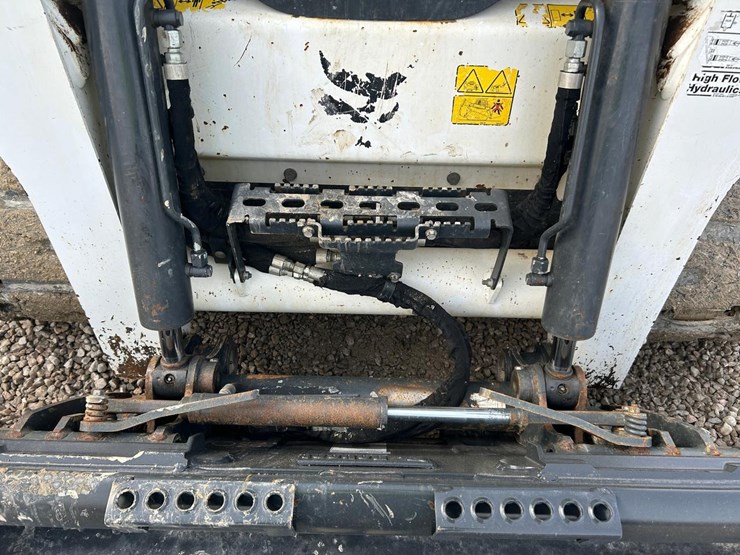 2023-bobcat-t770-image-10