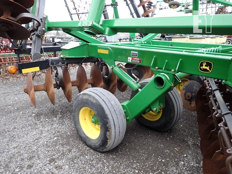 2015-john-deere-2625-image-7