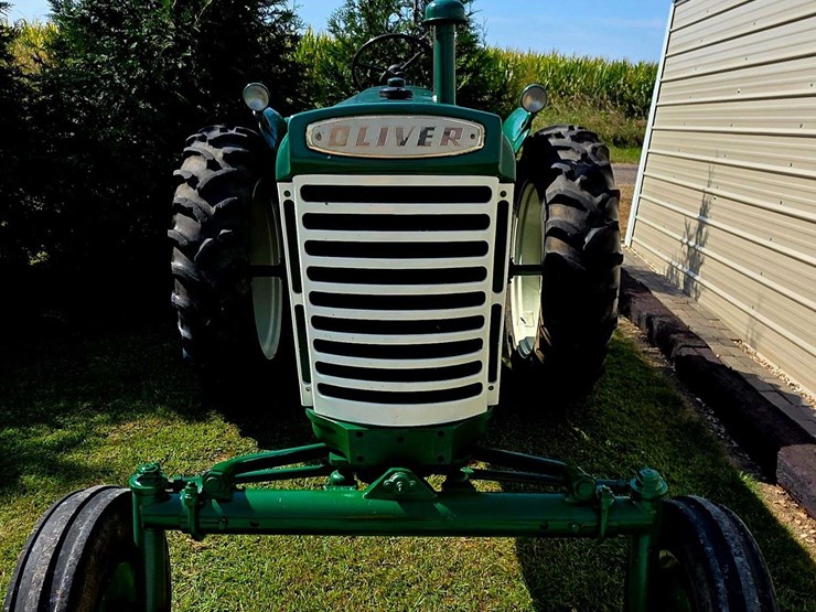 1958-oliver-770-image-3