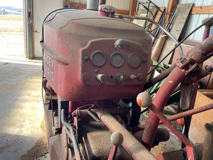 1958-massey-ferguson-33-image-22