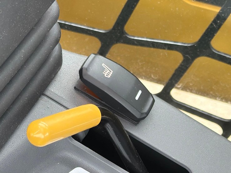 2025-caterpillar-255-image-20