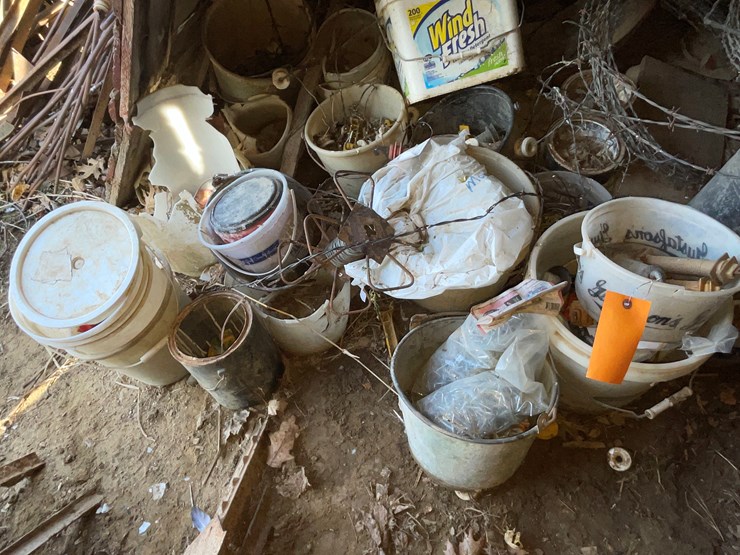 #6092-•-t-post-clips-and-electric-fence-gate-clips-image-3