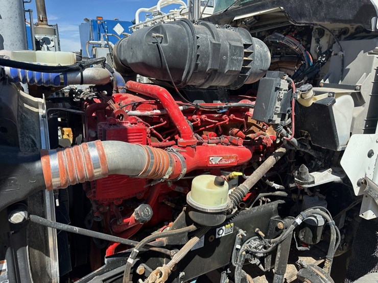 2013-kenworth-t800-image-16