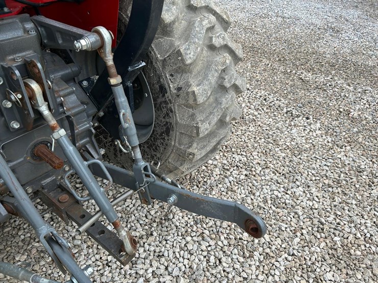2015-massey-ferguson-1734e-image-16