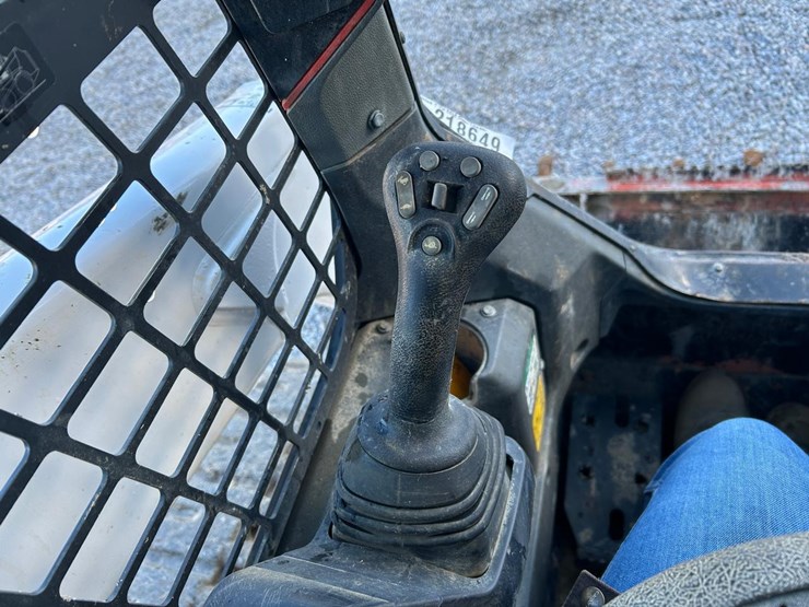 2021-bobcat-t76-image-23