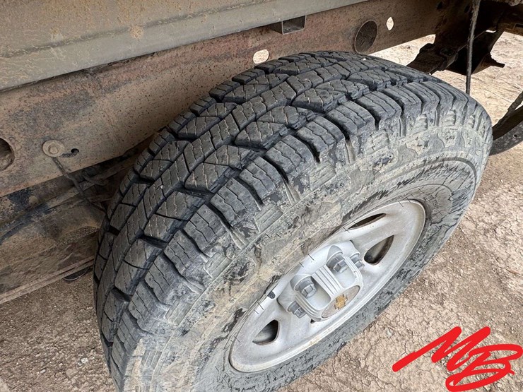 2002-chevrolet-silverado-1500-image-18