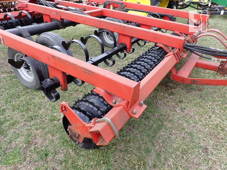 international-415-image-3