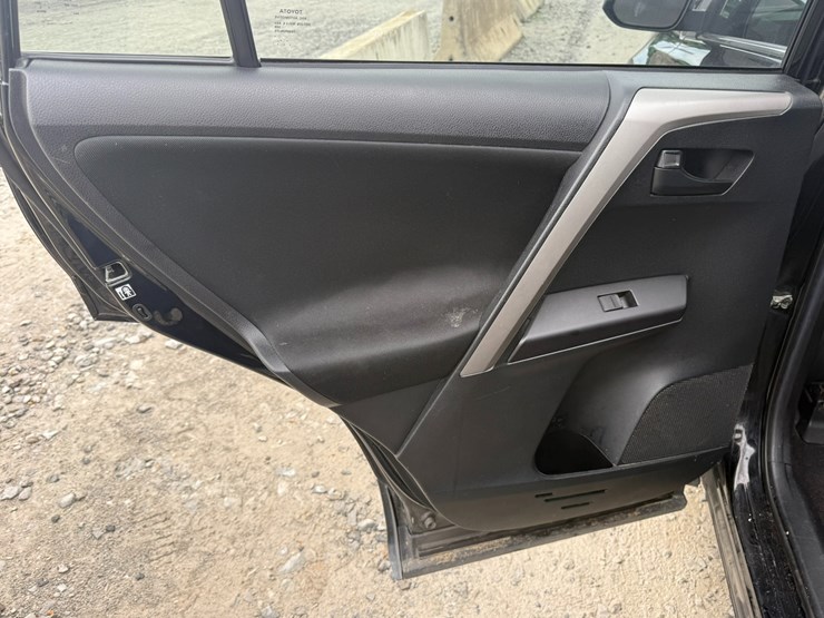 2018-toyota-rav4-image-29