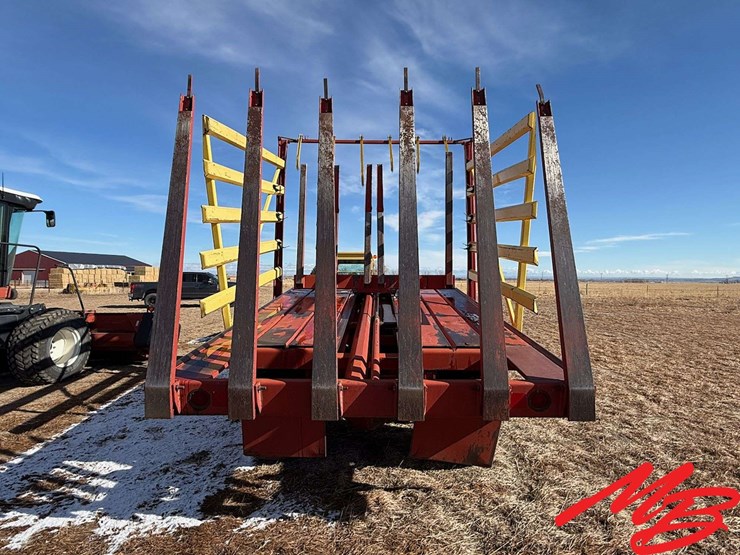 new-holland-1069-image-12