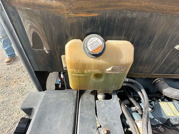 2005-bobcat-toolcat-5600-image-26