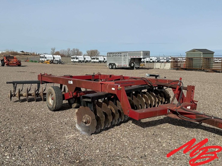 case-ih-770-image-3