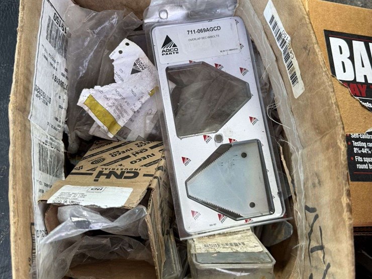 hesston-8450-image-37