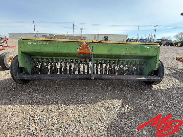 john-deere-8300-image-5