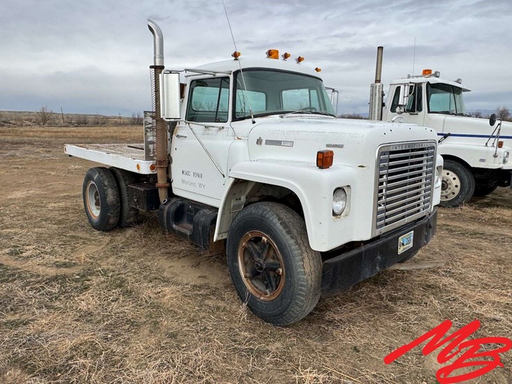 1977-international-1750-image-3