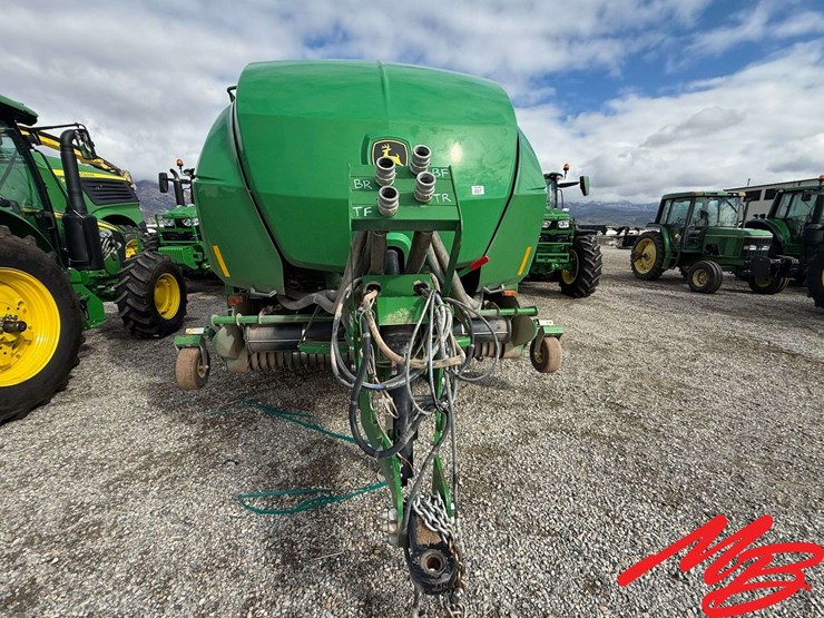 2023-john-deere-l341-image-5