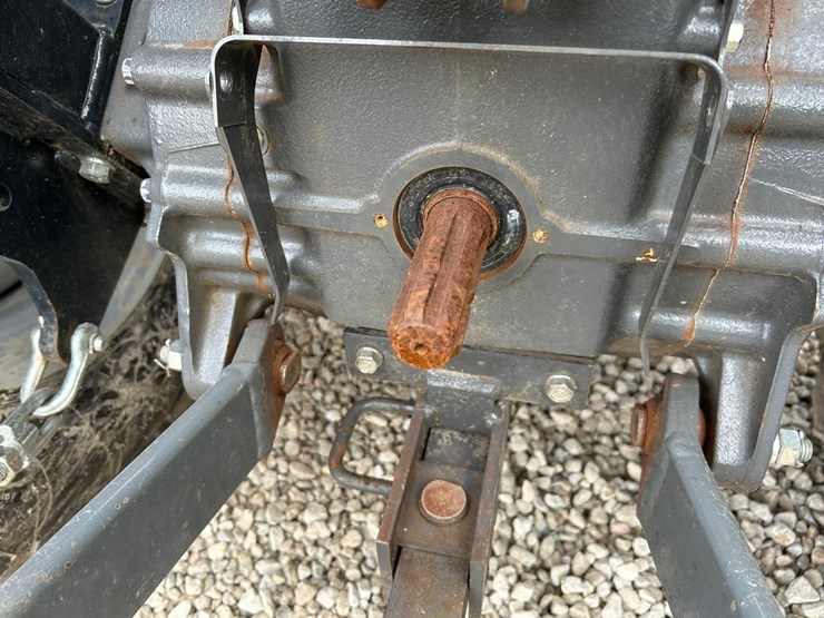 2015-massey-ferguson-1734e-image-17