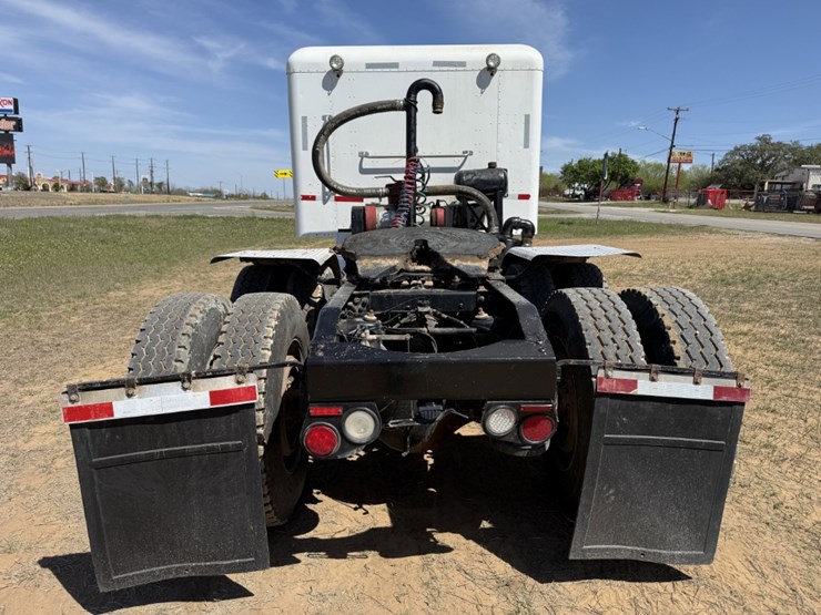 2013-peterbilt-367-image-7