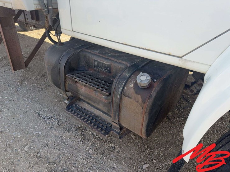 2000-international-4900-image-17