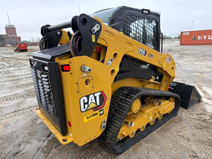 2025-caterpillar-255-image-4