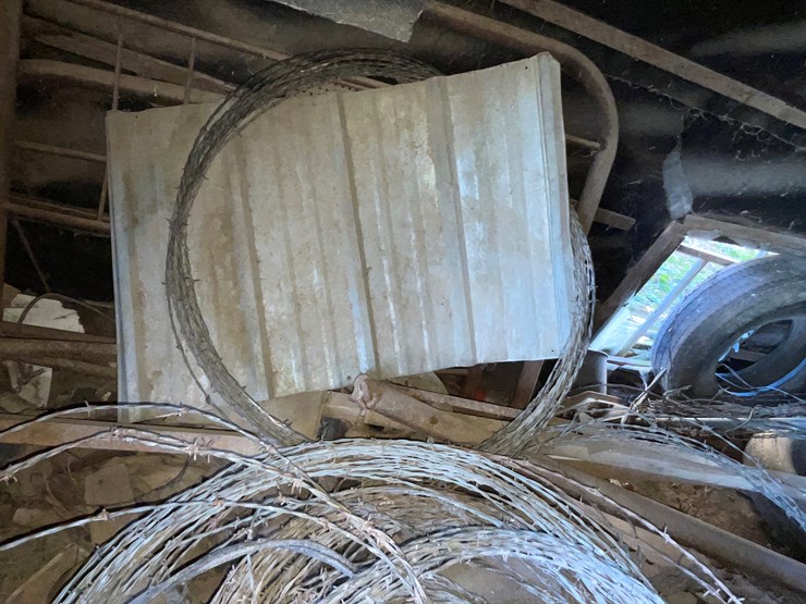 #6091-•-spools-of-barbed-wire-image-6