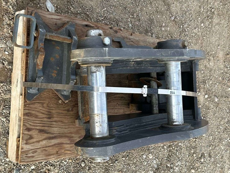 2019-case-cx130c-image-2