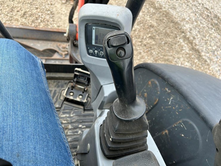 2016-kubota-u35-4-image-22