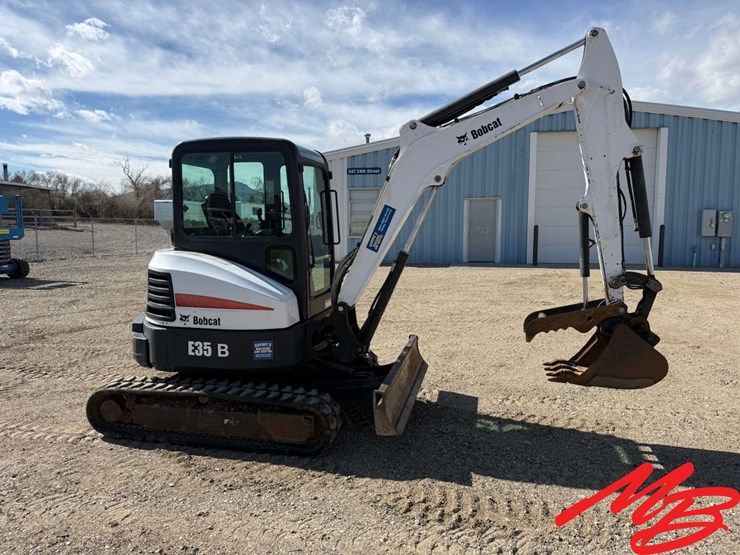 2013-bobcat-e35-image-4