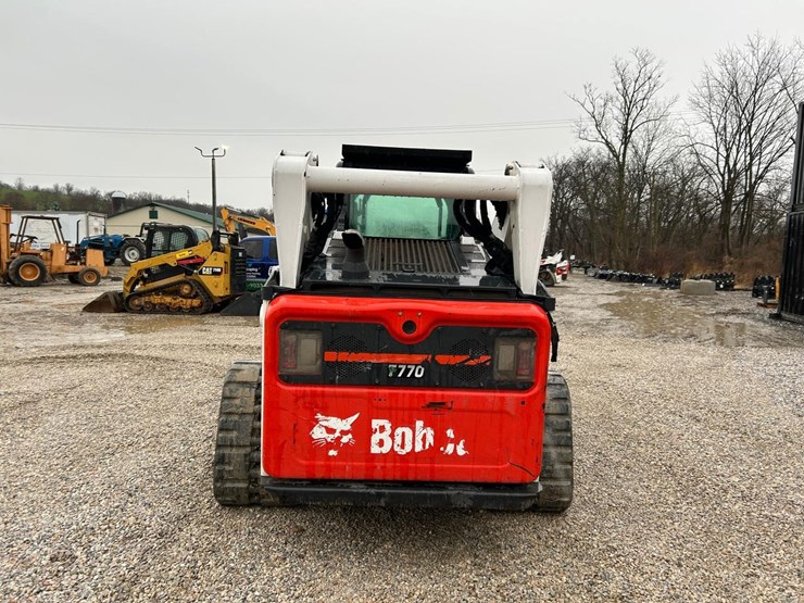 2022-bobcat-t770-image-3