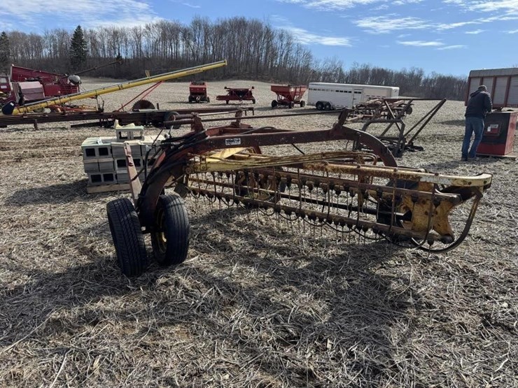 new-holland-258-image-3