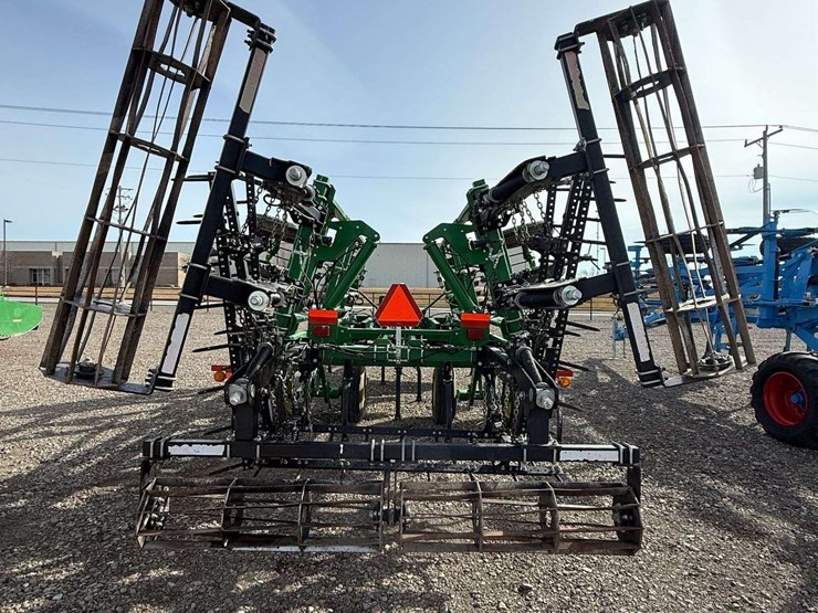 john-deere-2310-image-6