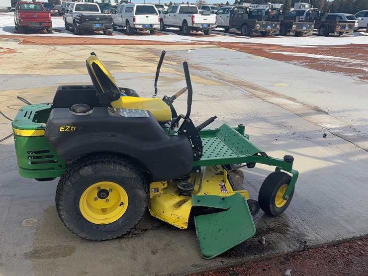 john-deere-z445-image-3