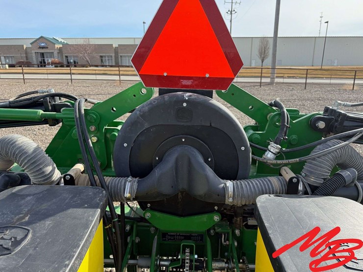 john-deere-1720-image-8