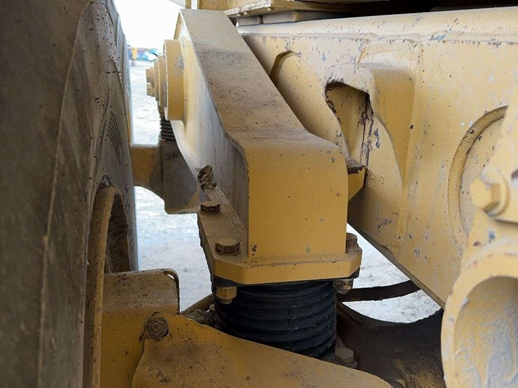 2007-caterpillar-740-image-32