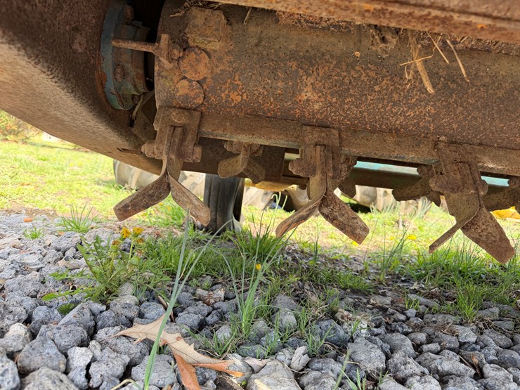 john-deere-220-image-34