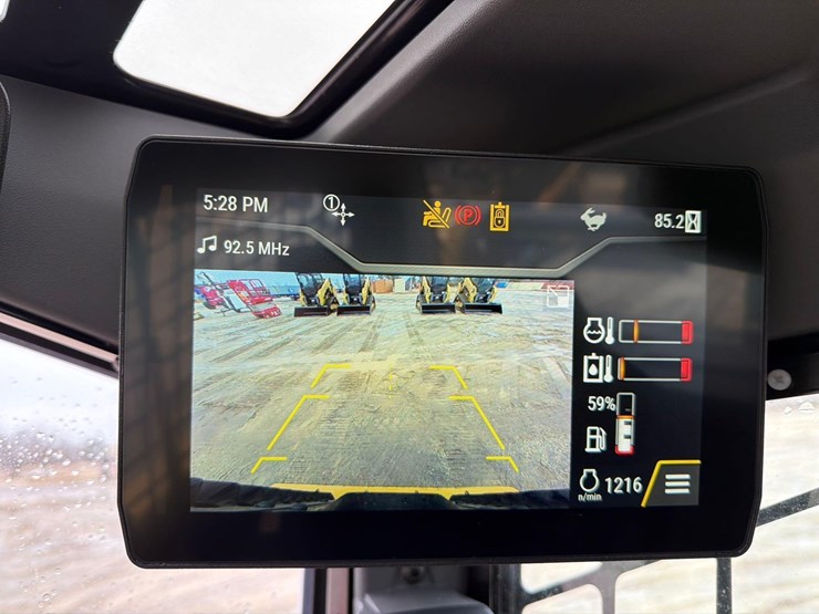 2025-caterpillar-255-image-24