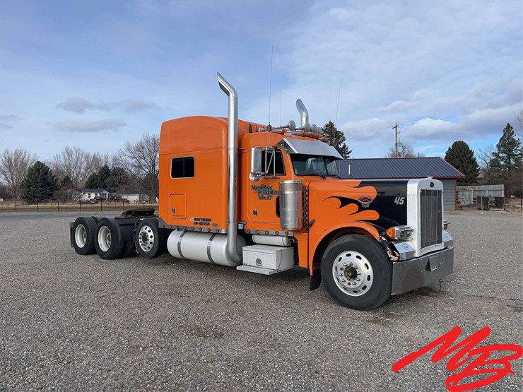 2004-peterbilt-379-image-10